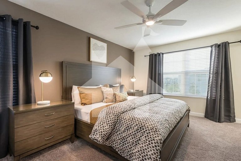 Vacation Home Near Disney, 6 bedrooms