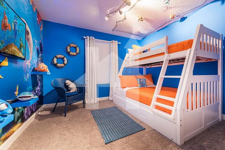 Vacation Home Near Disney, 6 bedrooms