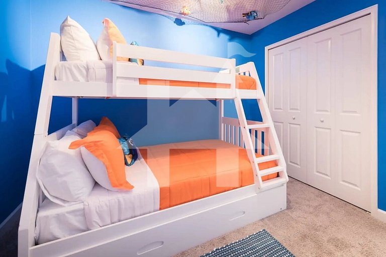 Vacation Home Near Disney, 6 bedrooms