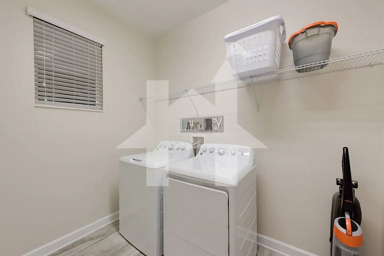 Vacation Home Near Disney, 6 bedrooms