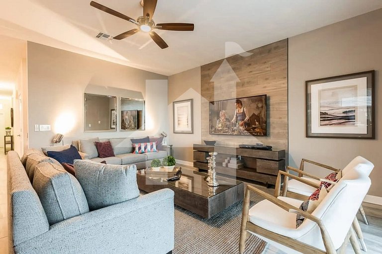 Vacation Home Near Disney, 6 bedrooms