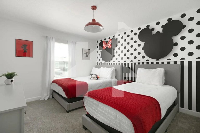 Vacation Home Near Disney, 4 bedrooms