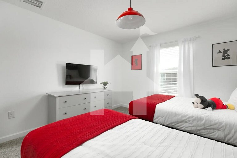 Vacation Home Near Disney, 4 bedrooms