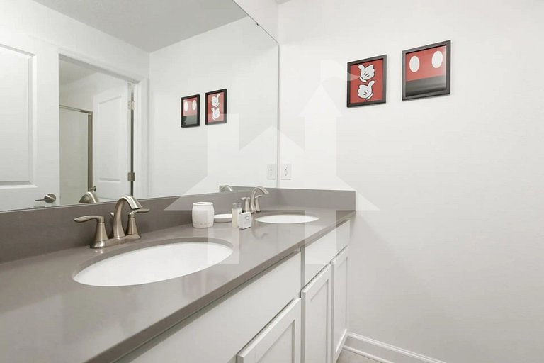 Vacation Home Near Disney, 4 bedrooms