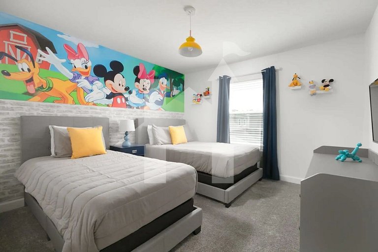 Vacation Home Near Disney, 4 bedrooms
