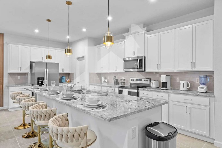 Vacation Home Near Disney, 9 bedrooms