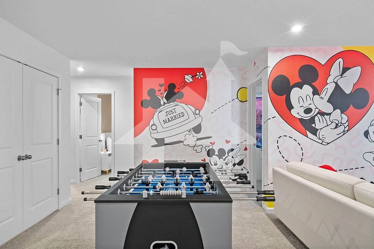 Vacation Home Near Disney, 9 bedrooms