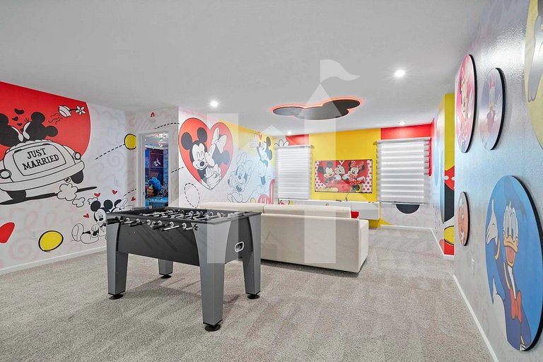 Vacation Home Near Disney, 9 bedrooms