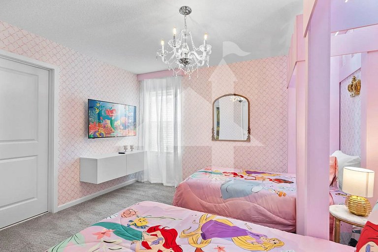 Vacation Home Near Disney, 9 bedrooms