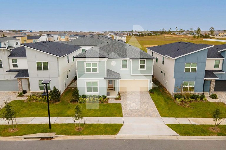 Vacation Home Near Disney, 9 bedrooms