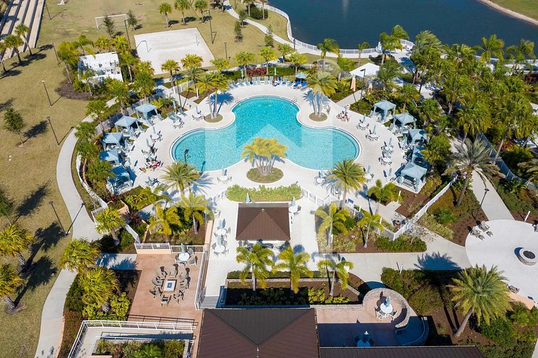 Vacation Home Near Disney, 9 bedrooms