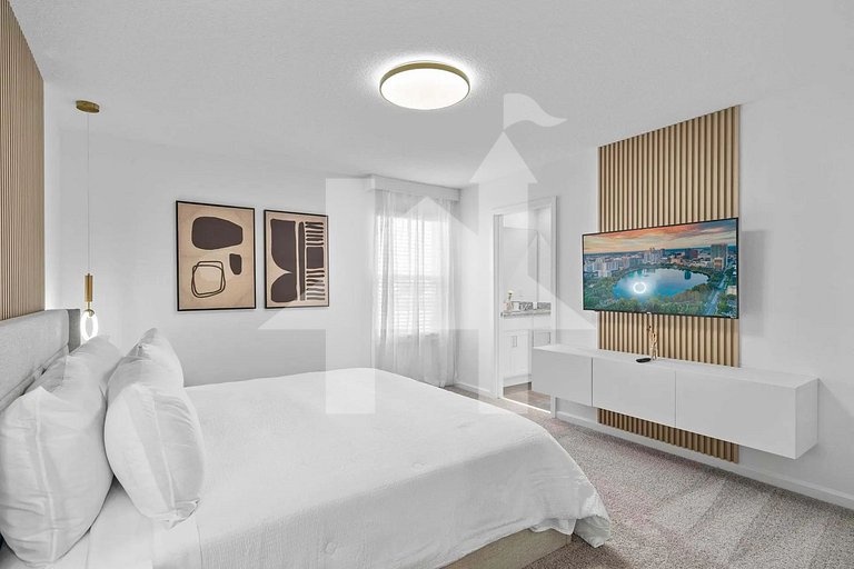 Vacation Home Near Disney, 9 bedrooms
