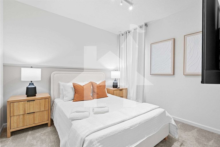 Vacation Home Near Disney, 5 bedrooms