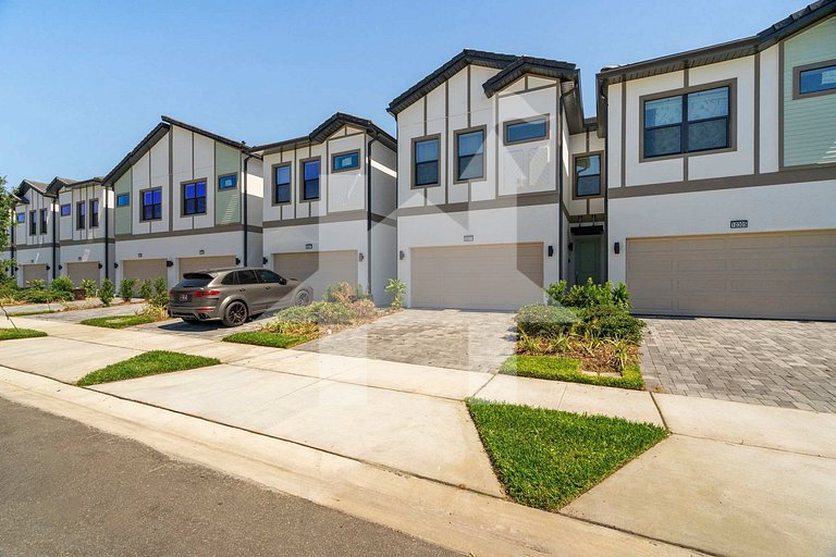 Vacation Home Near Disney, 5 bedrooms