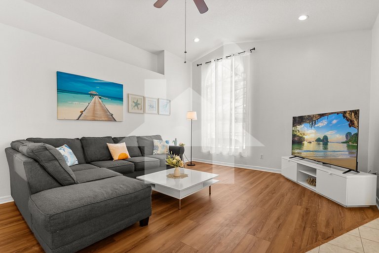 10 min da Disney – 3 Q/2 B com Piscina e Game Room