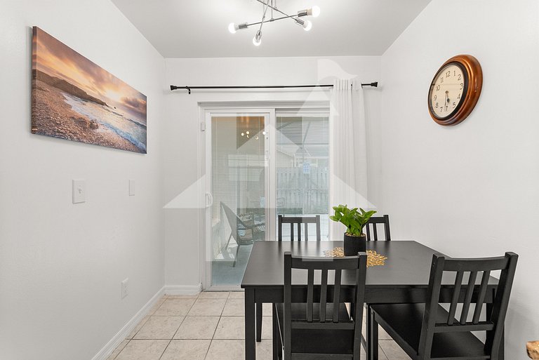 10 mins to Disney! 3BD/2BA w/ Pool and Game Room
