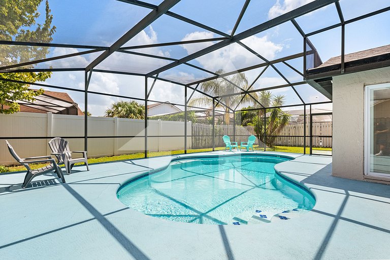 10 mins to Disney! 3BD/2BA w/ Pool and Game Room