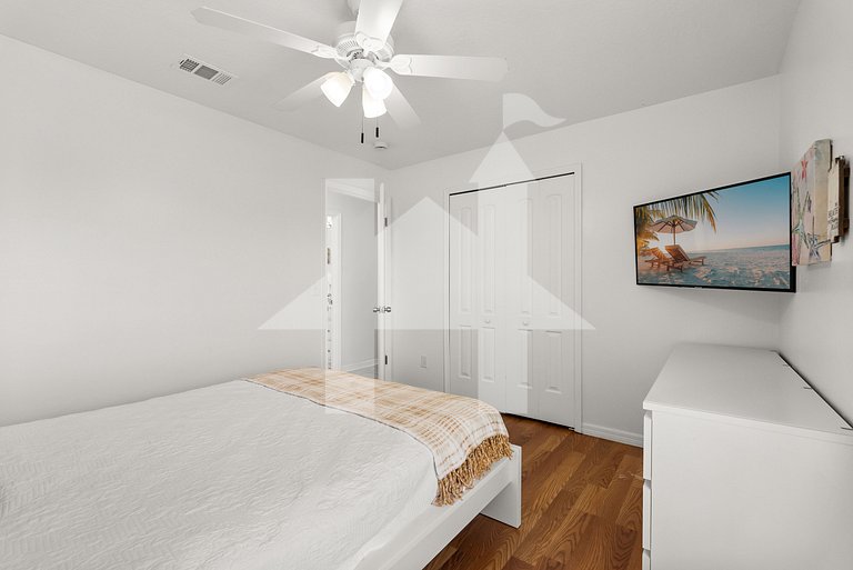 10 mins to Disney! 3BD/2BA w/ Pool and Game Room