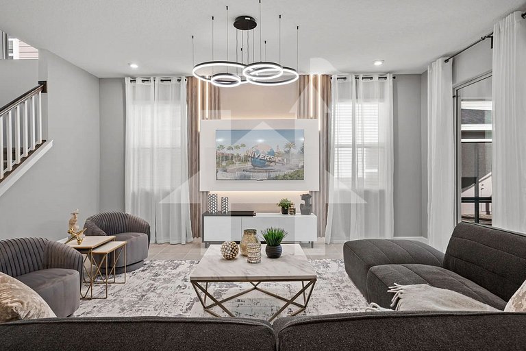 Vacation Home Near Disney, 6 bedrooms