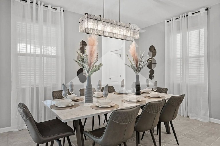 Vacation Home Near Disney, 6 bedrooms