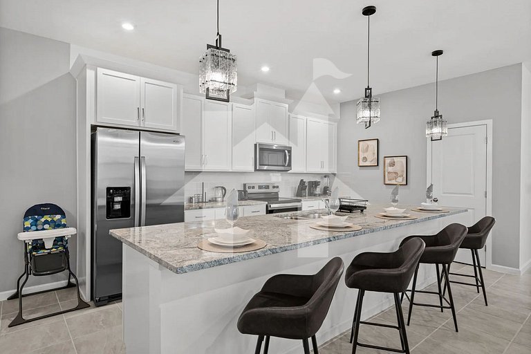 Vacation Home Near Disney, 6 bedrooms