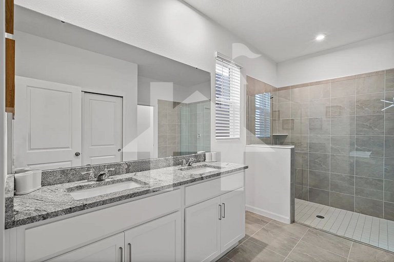 Vacation Home Near Disney, 6 bedrooms