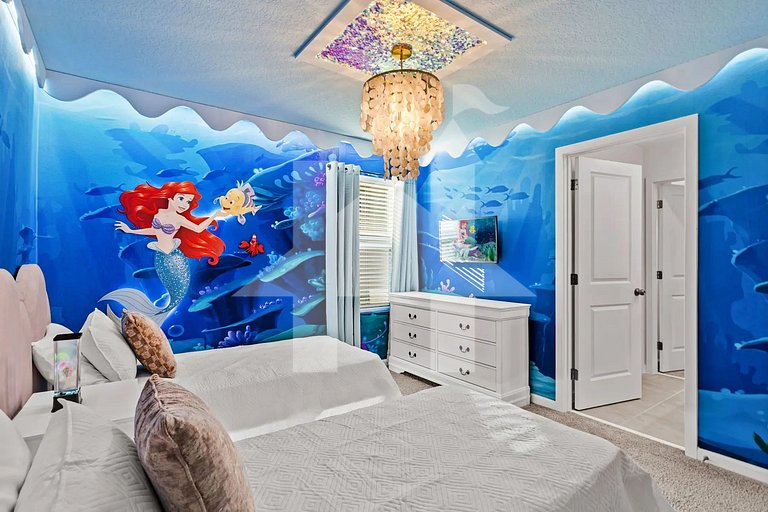 Vacation Home Near Disney, 6 bedrooms