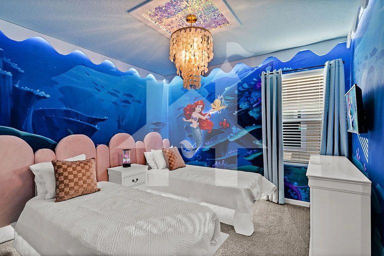 Vacation Home Near Disney, 6 bedrooms