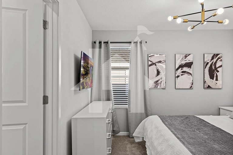 Vacation Home Near Disney, 6 bedrooms