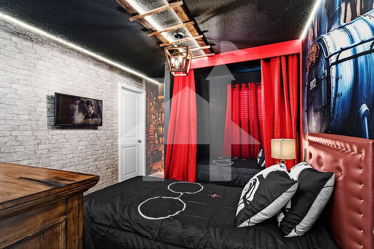 Vacation Home Near Disney, 6 bedrooms