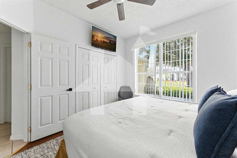 Carpet-Free 4BR w/ Pool, 2 Master Bds, Near Disney