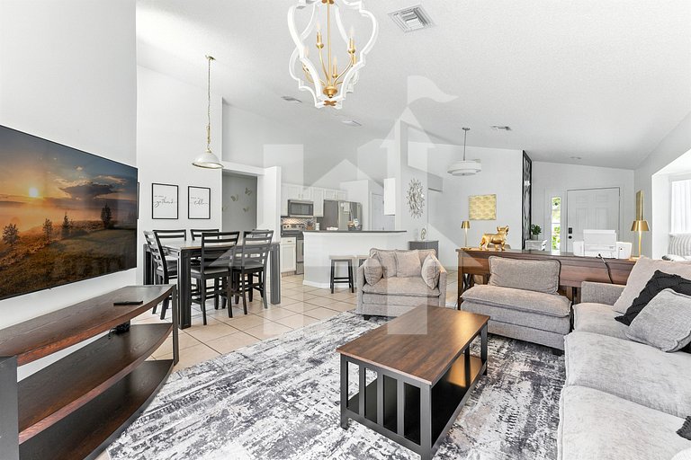 Carpet-Free 4BR w/ Pool, 2 Master Bds, Near Disney