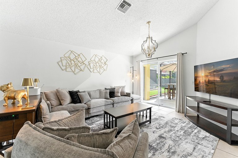 Carpet-Free 4BR w/ Pool, 2 Master Bds, Near Disney