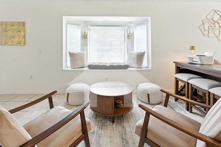 Carpet-Free 4BR w/ Pool, 2 Master Bds, Near Disney