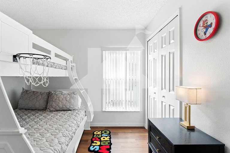 Carpet-Free 4BR w/ Pool, 2 Master Bds, Near Disney