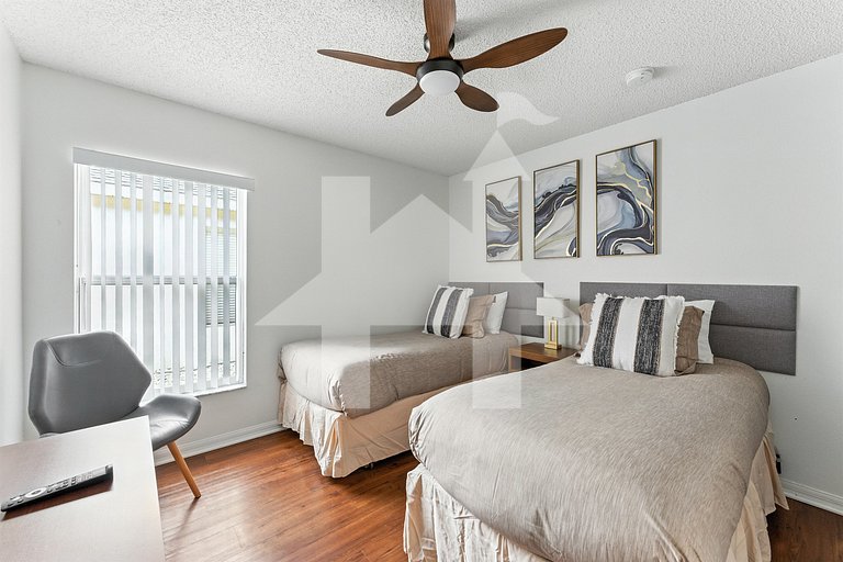 Carpet-Free 4BR w/ Pool, 2 Master Bds, Near Disney