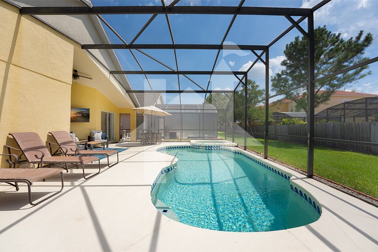 Carpet-Free 4BR w/ Pool, 2 Master Bds, Near Disney
