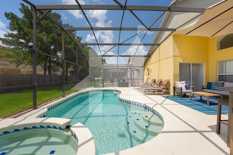 Carpet-Free 4BR w/ Pool, 2 Master Bds, Near Disney