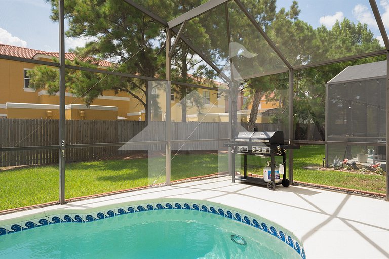 Carpet-Free 4BR w/ Pool, 2 Master Bds, Near Disney