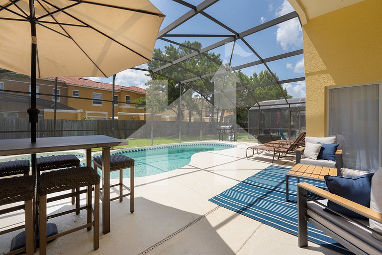 Carpet-Free 4BR w/ Pool, 2 Master Bds, Near Disney
