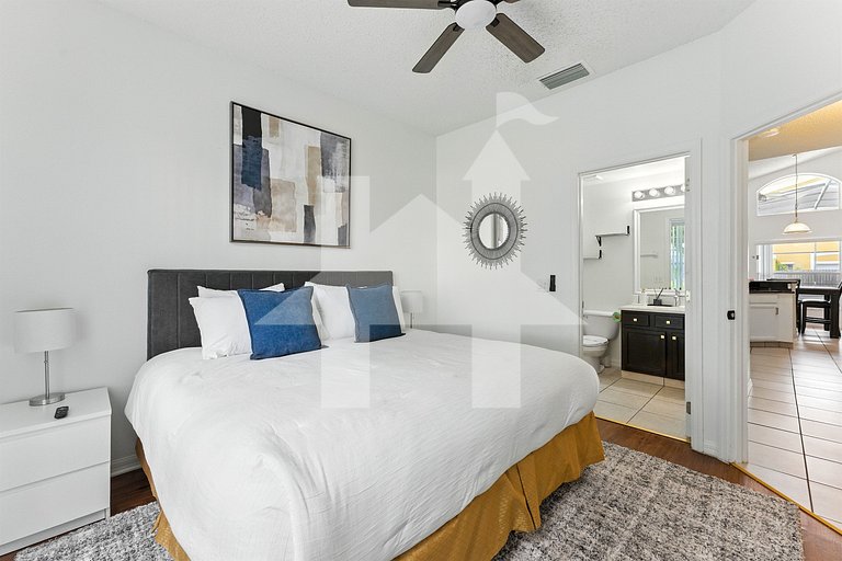 Carpet-Free 4BR w/ Pool, 2 Master Bds, Near Disney