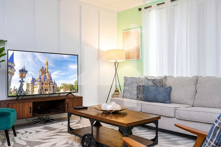 Vacation Home Near Disney, 4 bedrooms