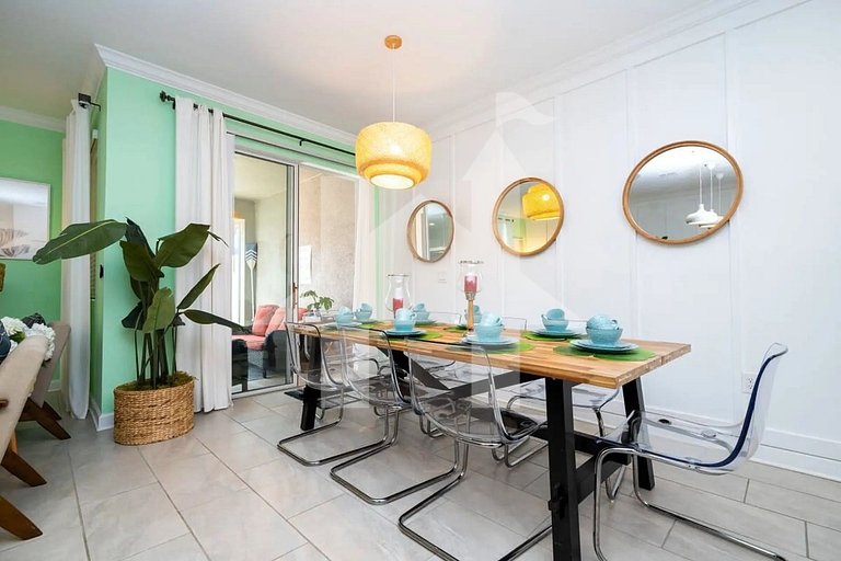 Vacation Home Near Disney, 4 bedrooms