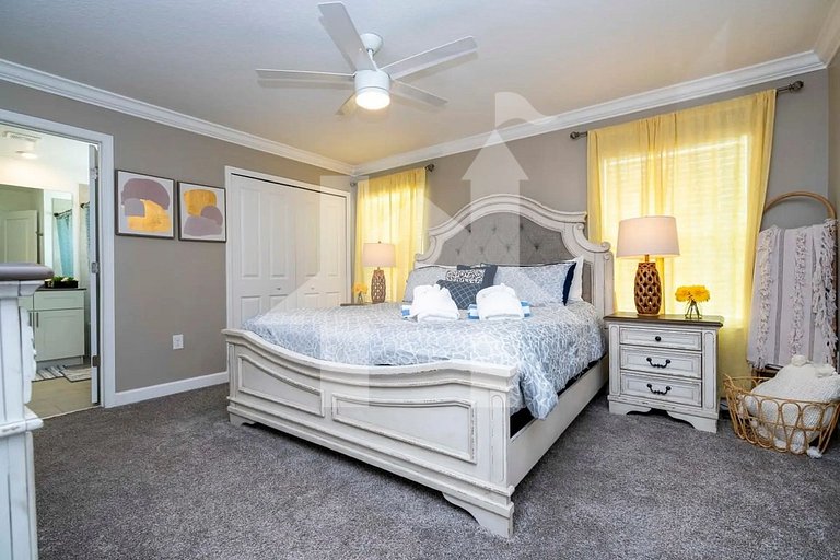 Vacation Home Near Disney, 4 bedrooms