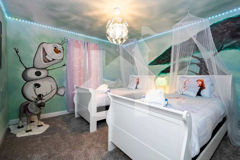 Vacation Home Near Disney, 4 bedrooms