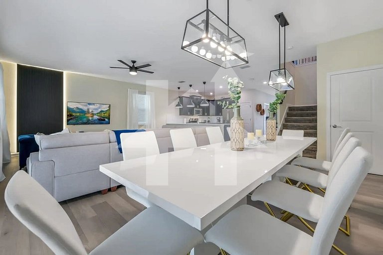 Vacation Home Near Disney, 9 bedrooms