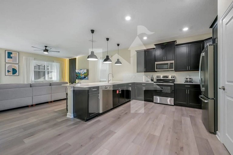 Vacation Home Near Disney, 9 bedrooms