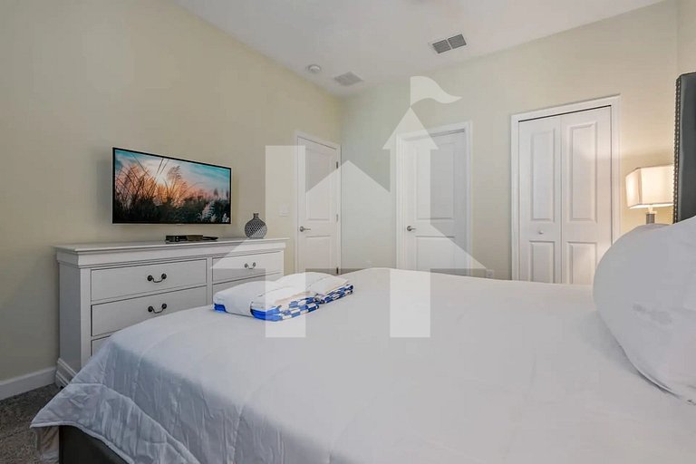 Vacation Home Near Disney, 9 bedrooms