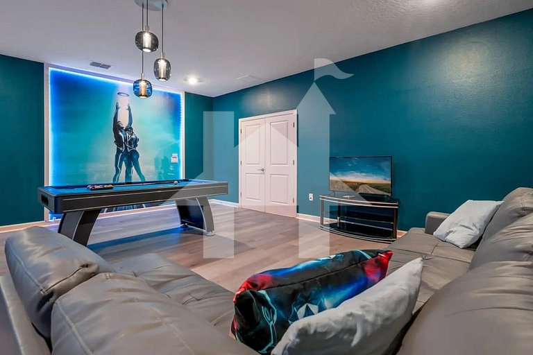 Vacation Home Near Disney, 9 bedrooms
