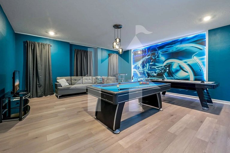 Vacation Home Near Disney, 9 bedrooms